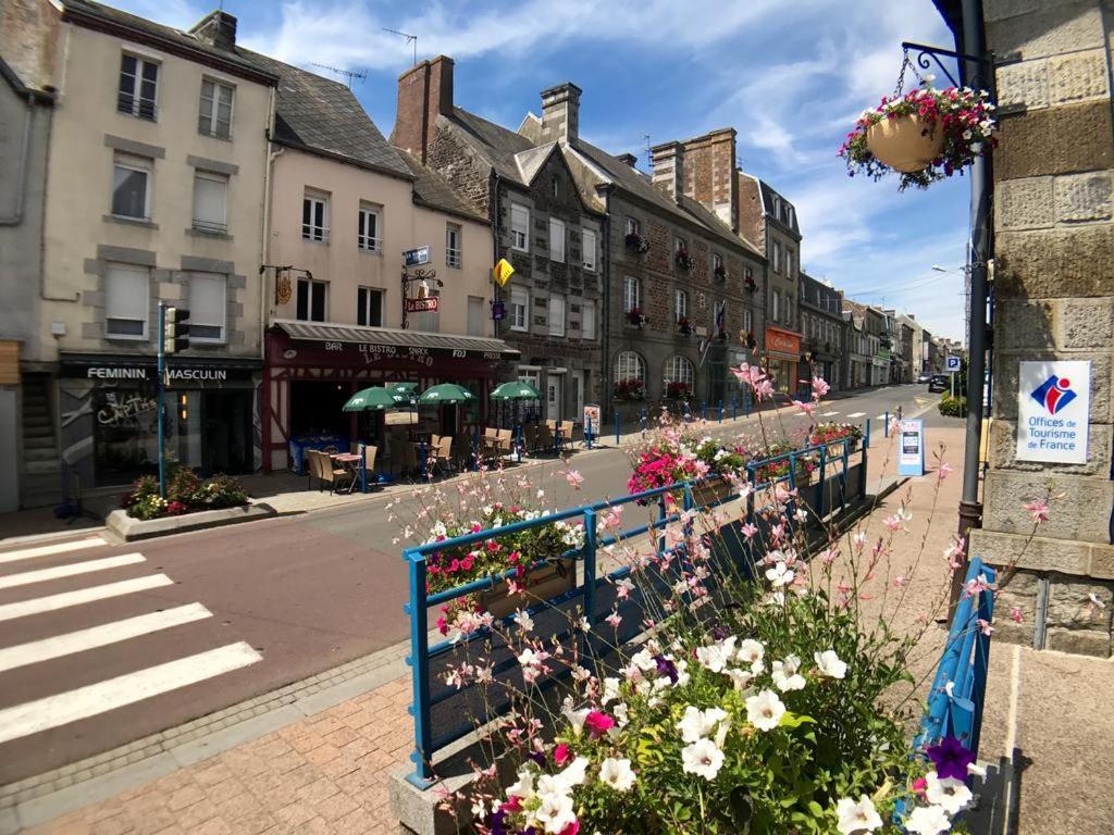 Appart Hotel Le Frenchy Brehal Exterior photo